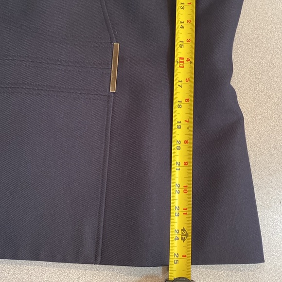 Tahari (Arthur Levine) - women’s blazer. Size 12 - Picture 9 of 10